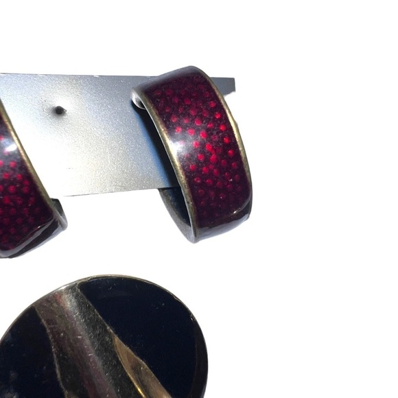 Vintage Modernist Enamel Metal Earrings Lot Of Three Gold Tone Black Red Green - Picture 2 of 7
